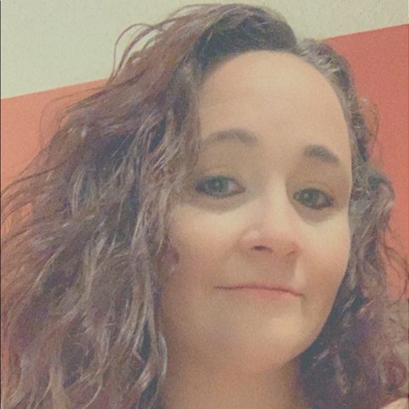 Meet your Posher, Christie - Picture 1 of 1